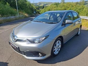 TOYOTA AURIS 1.6 D-4D Business Edition Hatchback 5dr Diesel Manual Euro 6 (s/