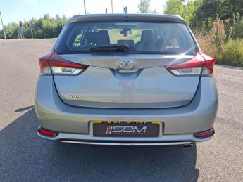 TOYOTA AURIS 1.6 D-4D Business Edition Hatchback 5dr Diesel Manual Euro 6 (s/