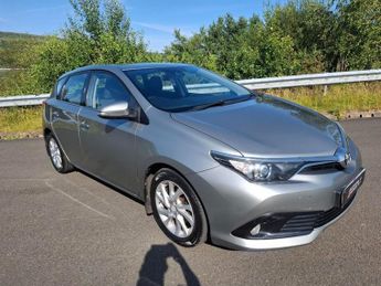 TOYOTA AURIS 1.6 D-4D Business Edition Hatchback 5dr Diesel Manual Euro 6 (s/