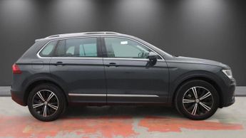 VOLKSWAGEN TIGUAN 2.0 TDI BlueMotion Tech SE Navigation SUV 5dr Diesel DSG Euro 6 