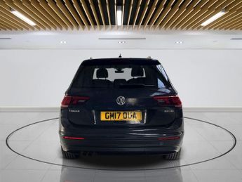 VOLKSWAGEN TIGUAN 2.0 TDI BlueMotion Tech SE Navigation SUV 5dr Diesel DSG Euro 6 