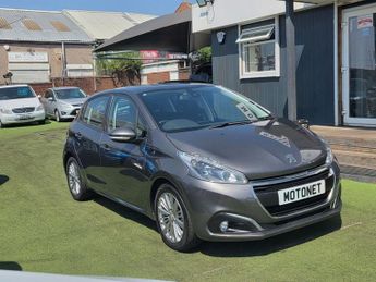 Peugeot 208 1.2 PureTech Signature Hatchback 5dr Petrol Manual Euro 6 (s/s) 