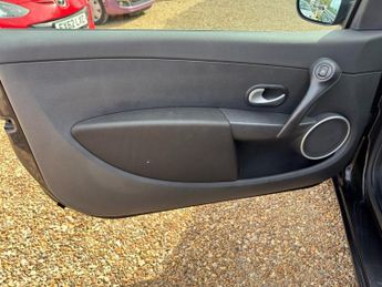RENAULT CLIO 1.2 TCe Dynamique TomTom Hatchback 3dr Petrol Manual Euro 5 (100