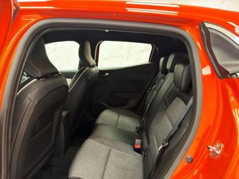 RENAULT CLIO 1.6 E-TECH S Edition Hatchback 5dr Petrol Hybrid Auto Euro 6 (s/