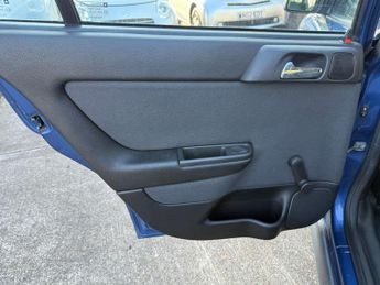 VAUXHALL ASTRA 1.6i Envoy Hatchback 5dr Petrol Automatic (195 g/km, 84 bhp)