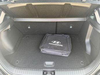 HYUNDAI KONA 39kWh Premium SUV 5dr Electric Auto (10.5kW Charger) (136 ps)