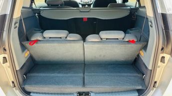 FORD GRAND C-MAX 2.0 TDCi Titanium MPV 5dr Diesel Powershift Euro 5 (140 ps)