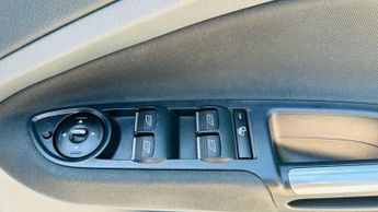 FORD GRAND C-MAX 2.0 TDCi Titanium MPV 5dr Diesel Powershift Euro 5 (140 ps)