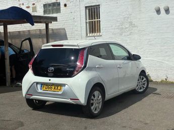 TOYOTA AYGO 1.0 VVT-i x-pure Hatchback 5dr Petrol Manual Euro 6 (68 ps)
