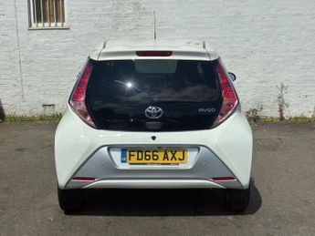 TOYOTA AYGO 1.0 VVT-i x-pure Hatchback 5dr Petrol Manual Euro 6 (68 ps)