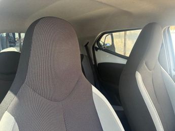 TOYOTA AYGO 1.0 VVT-i x-pure Hatchback 5dr Petrol Manual Euro 6 (68 ps)