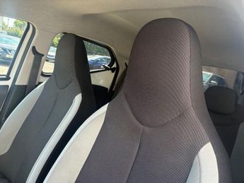 TOYOTA AYGO 1.0 VVT-i x-pure Hatchback 5dr Petrol Manual Euro 6 (68 ps)