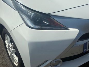 TOYOTA AYGO 1.0 VVT-i x-pure Hatchback 5dr Petrol Manual Euro 6 (68 ps)