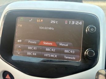 TOYOTA AYGO 1.0 VVT-i x-pure Hatchback 5dr Petrol Manual Euro 6 (68 ps)