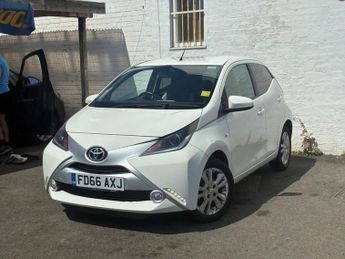 TOYOTA AYGO 1.0 VVT-i x-pure Hatchback 5dr Petrol Manual Euro 6 (68 ps)