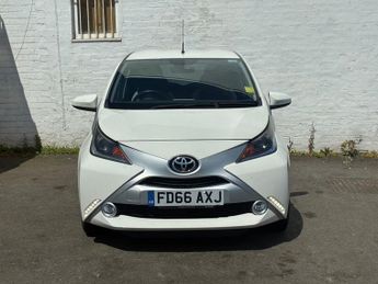 TOYOTA AYGO 1.0 VVT-i x-pure Hatchback 5dr Petrol Manual Euro 6 (68 ps)
