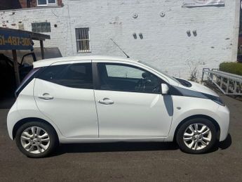 TOYOTA AYGO 1.0 VVT-i x-pure Hatchback 5dr Petrol Manual Euro 6 (68 ps)