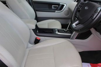 LAND ROVER DISCOVERY SPORT 2.0 TD4 SE Tech SUV 5dr Diesel Auto 4WD Euro 6 (s/s) (180 ps)