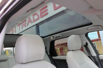 LAND ROVER DISCOVERY SPORT 2.0 TD4 SE Tech SUV 5dr Diesel Auto 4WD Euro 6 (s/s) (180 ps)