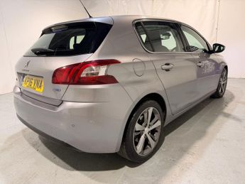 PEUGEOT 308 2.0 BlueHDi Allure Hatchback 5dr Diesel EAT Euro 6 (s/s) (150 ps