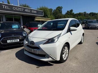 Toyota AYGO 1.0 VVT-i x-pure Hatchback 5dr Petrol Manual Euro 6 (68 ps)
