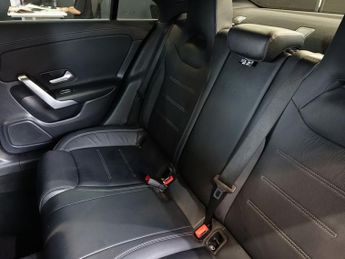 MERCEDES-BENZ CLA 2.0 CLA220d AMG Line Coupe 4dr Diesel 8G-DCT Euro 6 (s/s) (190 p