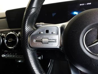 MERCEDES-BENZ CLA 2.0 CLA220d AMG Line Coupe 4dr Diesel 8G-DCT Euro 6 (s/s) (190 p