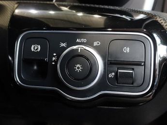 MERCEDES-BENZ CLA 2.0 CLA220d AMG Line Coupe 4dr Diesel 8G-DCT Euro 6 (s/s) (190 p