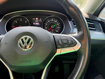 VOLKSWAGEN PASSAT 2.0 TDI EVO SEL Estate 5dr Diesel DSG Euro 6 (s/s) (190 ps)