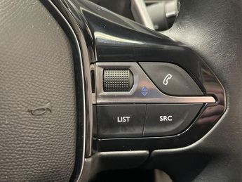 PEUGEOT 5008 1.2 PureTech GPF Allure SUV 5dr Petrol EAT Euro 6 (s/s) (130 ps)