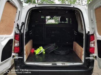PEUGEOT E-PARTNER 700 50kWh Professional Premium + Long Crew Van Double Cab 6dr El