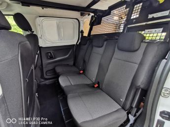 PEUGEOT E-PARTNER 700 50kWh Professional Premium + Long Crew Van Double Cab 6dr El
