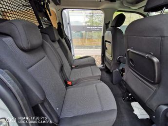 PEUGEOT E-PARTNER 700 50kWh Professional Premium + Long Crew Van Double Cab 6dr El