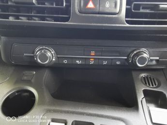 PEUGEOT E-PARTNER 700 50kWh Professional Premium + Long Crew Van Double Cab 6dr El