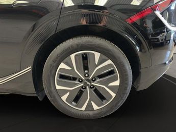KIA EV6 77.4kWh Air Hatchback 5dr Electric Auto (225 bhp)