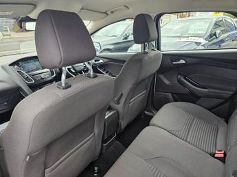 FORD FOCUS AUTOMATIC 1.0T EcoBoost Titanium Hatchback 5dr Petrol Auto Euro 