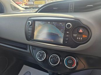 TOYOTA YARIS AUTOMATIC 1.33 Dual VVT-i Icon Hatchback 5dr Petrol Multidrive S