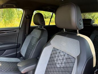VOLKSWAGEN T-ROC 2.0 TDI 150 EVO R-LINE NAV DSG AUTOMATIC SUV 5 DOOR