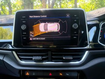 VOLKSWAGEN T-ROC 2.0 TDI 150 EVO R-LINE NAV DSG AUTOMATIC SUV 5 DOOR
