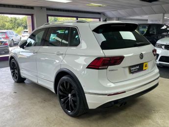 VOLKSWAGEN TIGUAN 2.0 TDI R-Line Tech SUV 5dr Diesel DSG 4Motion Euro 6 (s/s) (190