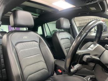 VOLKSWAGEN TIGUAN 2.0 TDI R-Line Tech SUV 5dr Diesel DSG 4Motion Euro 6 (s/s) (190