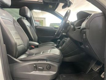 VOLKSWAGEN TIGUAN 2.0 TDI R-Line Tech SUV 5dr Diesel DSG 4Motion Euro 6 (s/s) (190