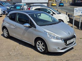 PEUGEOT 208 1.2 VTi PureTech Style Hatchback 3dr Petrol Manual Euro 6 (82 ps