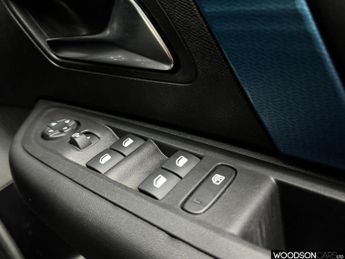 CITROEN e-C4 50kWh Shine Hatchback 5dr Electric Auto (136 ps)