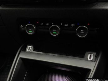 CITROEN e-C4 50kWh Shine Hatchback 5dr Electric Auto (136 ps)