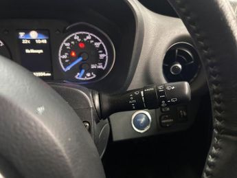 TOYOTA YARIS 1.5 VVT-h Icon Tech Hatchback 5dr Petrol Hybrid E-CVT Euro 6 (s/