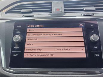 VOLKSWAGEN TIGUAN 2.0 TDI S SUV 5dr Diesel DSG 4Motion Euro 6 (s/s) (150 ps)