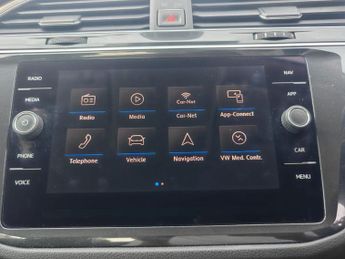 VOLKSWAGEN TIGUAN 2.0 TDI S SUV 5dr Diesel DSG 4Motion Euro 6 (s/s) (150 ps)