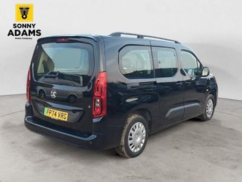 VAUXHALL Combo Life Electric 52kWh Design XL MPV 5dr Electric Auto (11kW Charger) (136 ps)