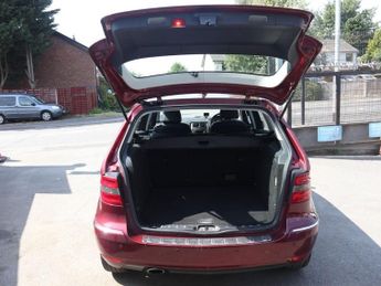 MERCEDES-BENZ B CLASS 2.0 B200 CDI Sport MPV 5dr Diesel CVT (164 g/km, 140 bhp)